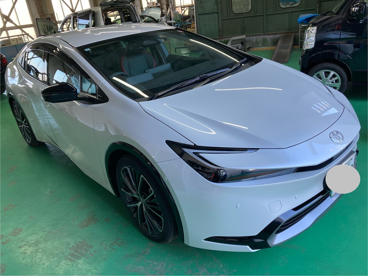 新車　プリウス　納車いたしました